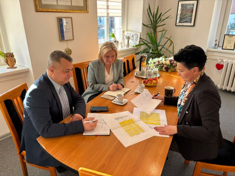 spotkanie z burmistrz pieszyc i planowane zmiany w komunikacji miejskiej