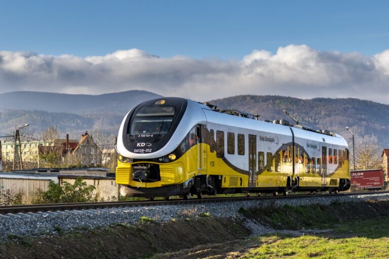 BILET KOLEJOWY WAŻNY RÓWNIEŻ W NASZYCH AUTOBUSACH